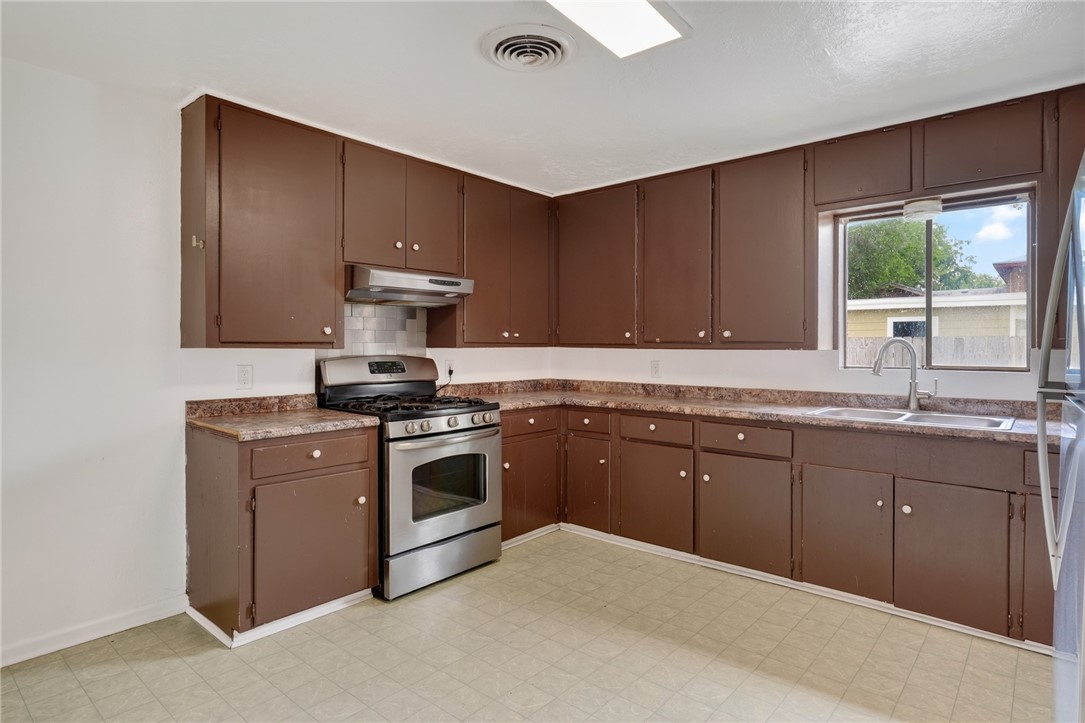 4905 Curtis Clark Dr Property Photo 11
