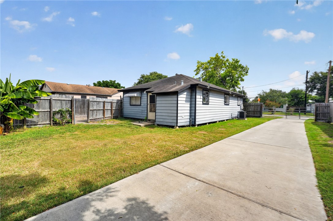 4905 Curtis Clark Dr Property Photo 13