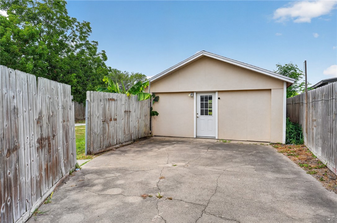 4905 Curtis Clark Dr Property Photo 14