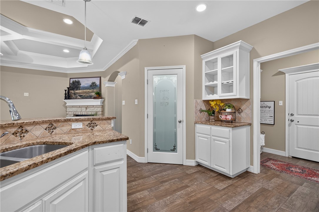 10317 Beverly Hills Dr Property Photo 12
