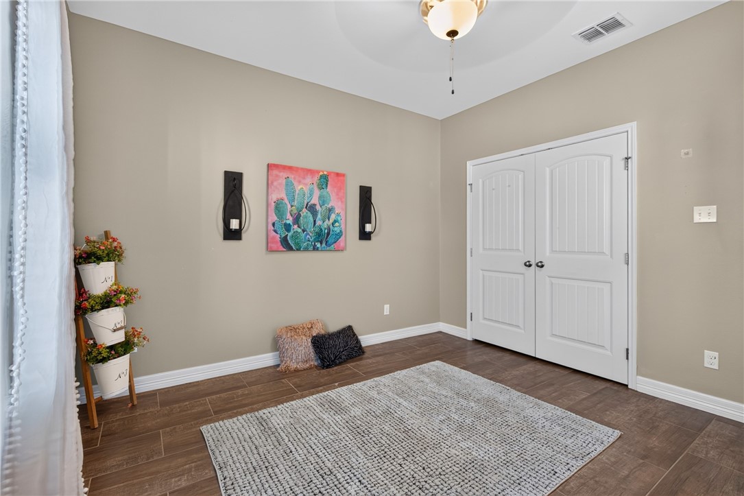 10317 Beverly Hills Dr Property Photo 27