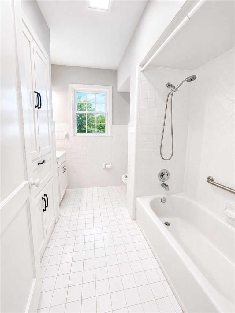 310 Wilshire Pl Property Photo 11