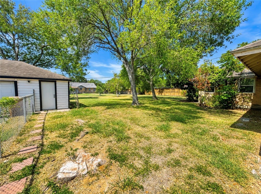 310 Wilshire Pl Property Photo 12