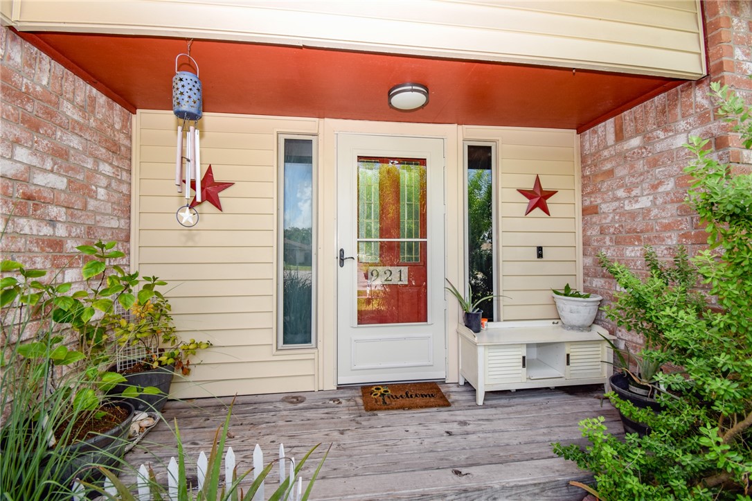 921 Red Poll Cir Property Photo 4