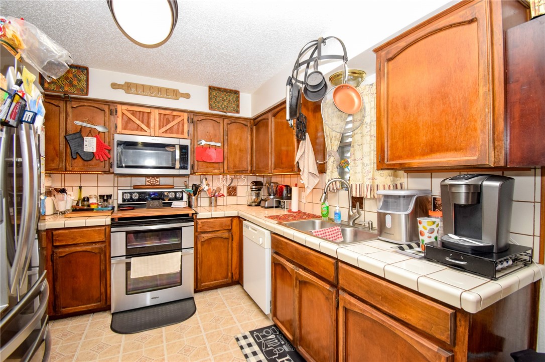 921 Red Poll Cir Property Photo 17