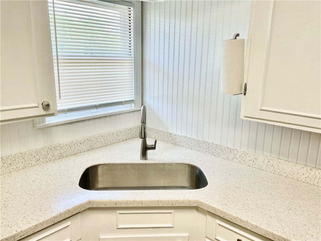 1006 Collingswood Dr Property Photo 5