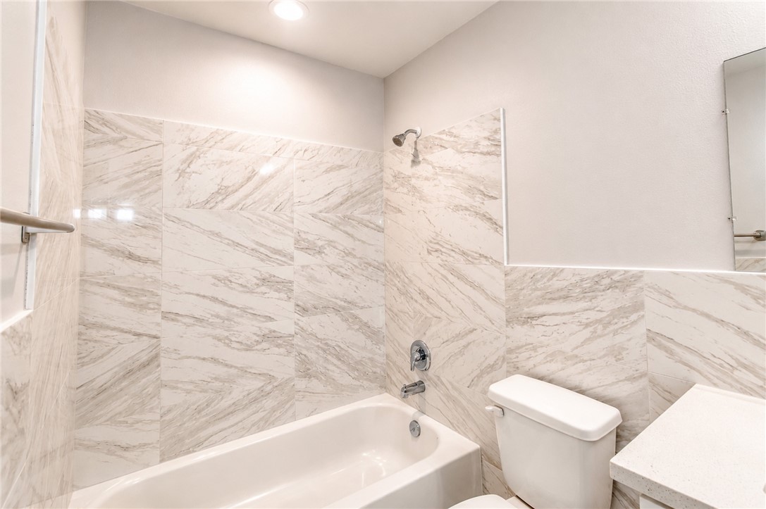 105 S Commonsway Dr Property Photo 11