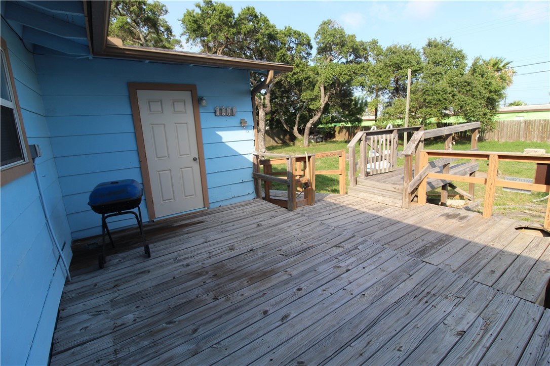 617 N Houston St Property Photo 22
