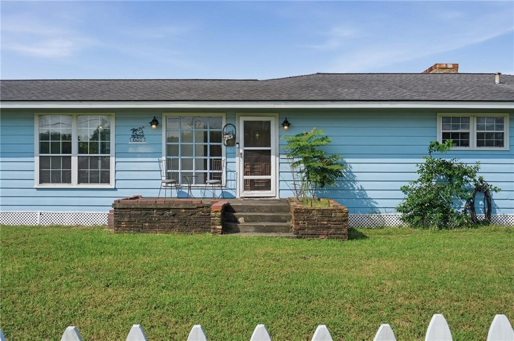 651 W Wilson Ave Property Photo 4