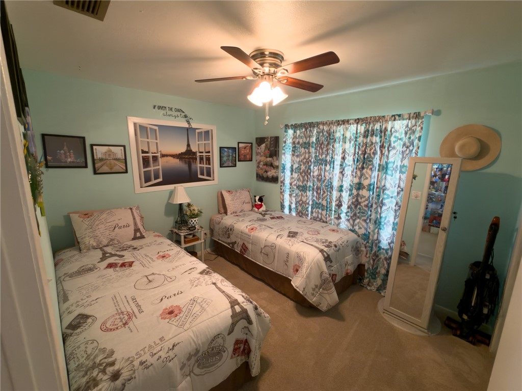 112 Oak Property Photo 8