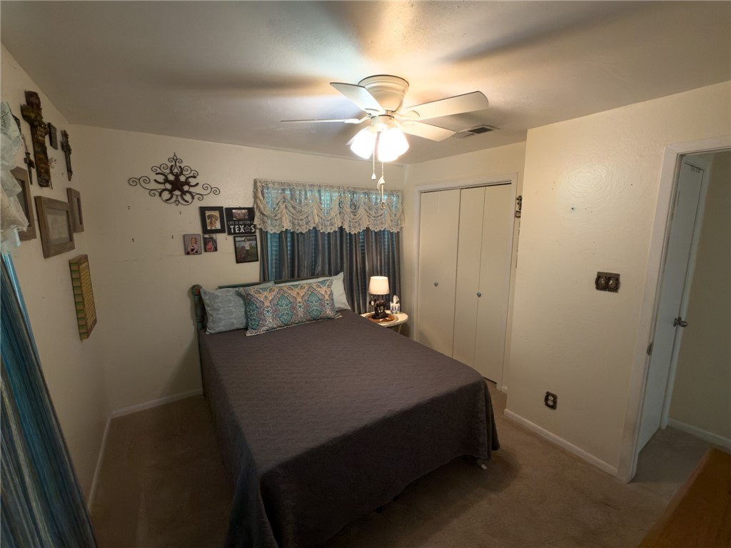 112 Oak Property Photo 9