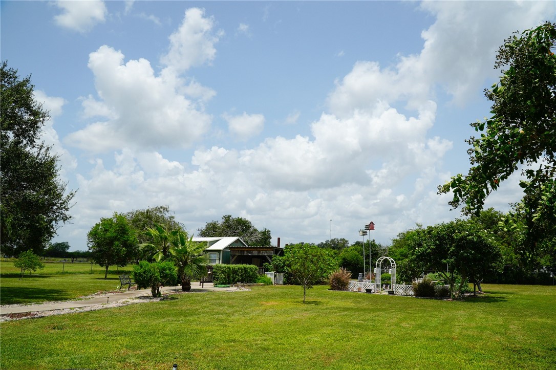 112 Oak Property Photo 14