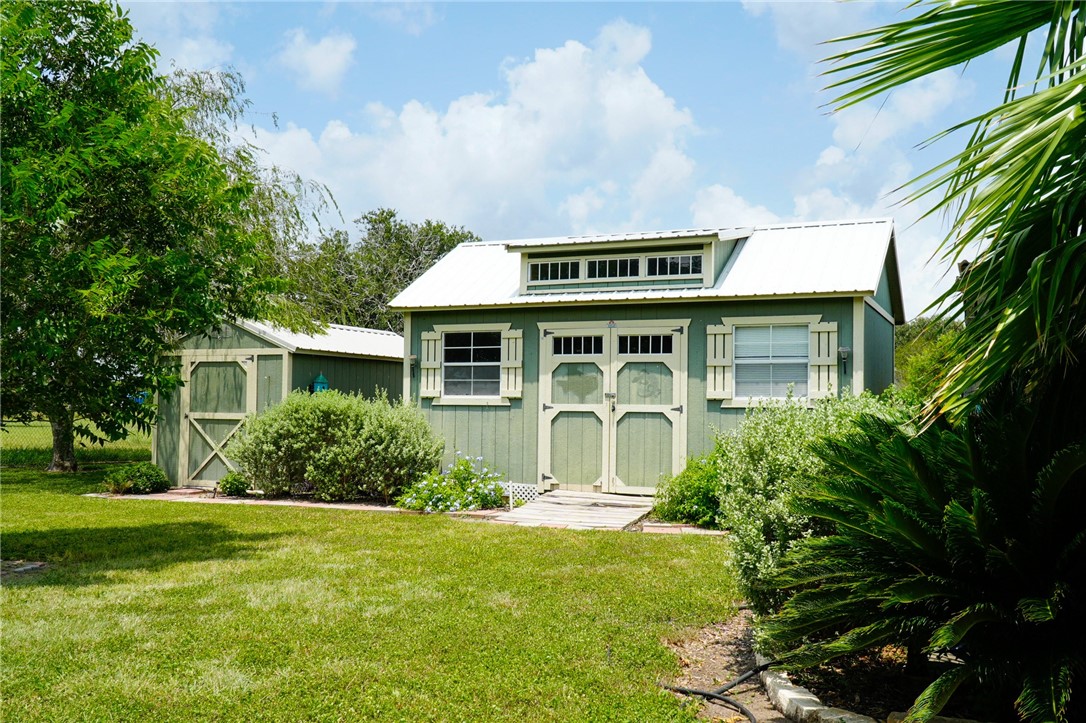 112 Oak Property Photo 15