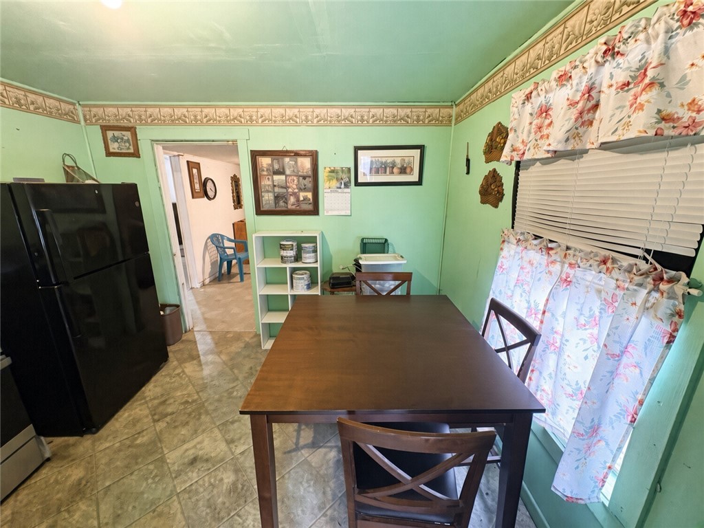 1315 Railroad St Property Photo 6