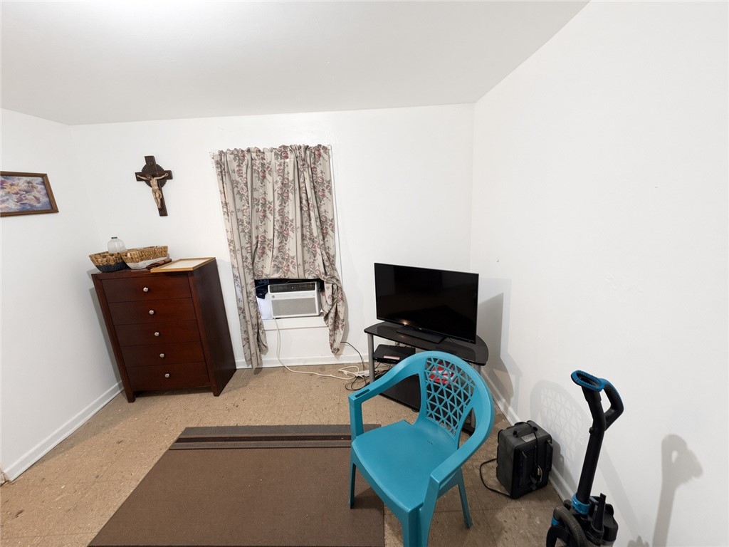 1315 Railroad St Property Photo 10