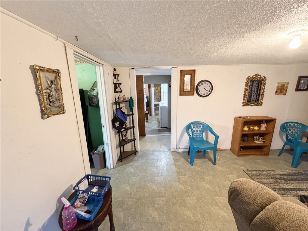 1315 Railroad St Property Photo 13