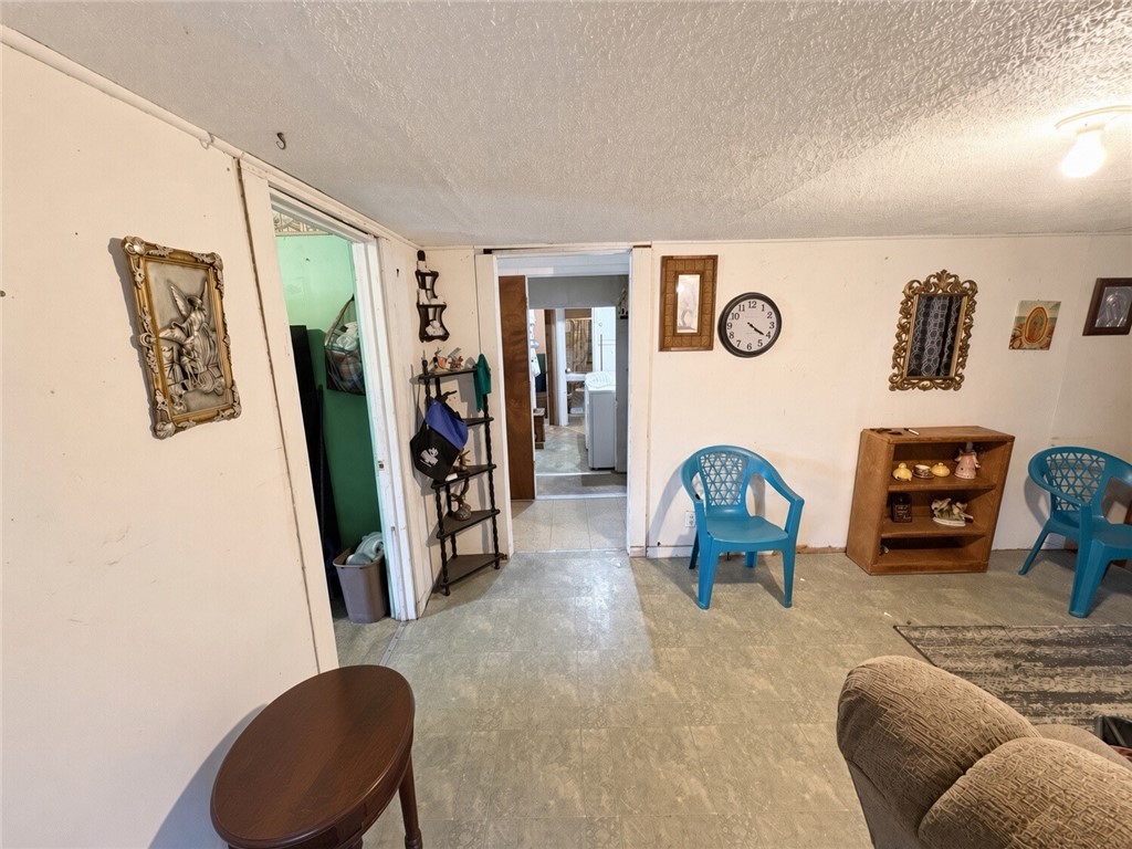 1315 Railroad St Property Photo 17