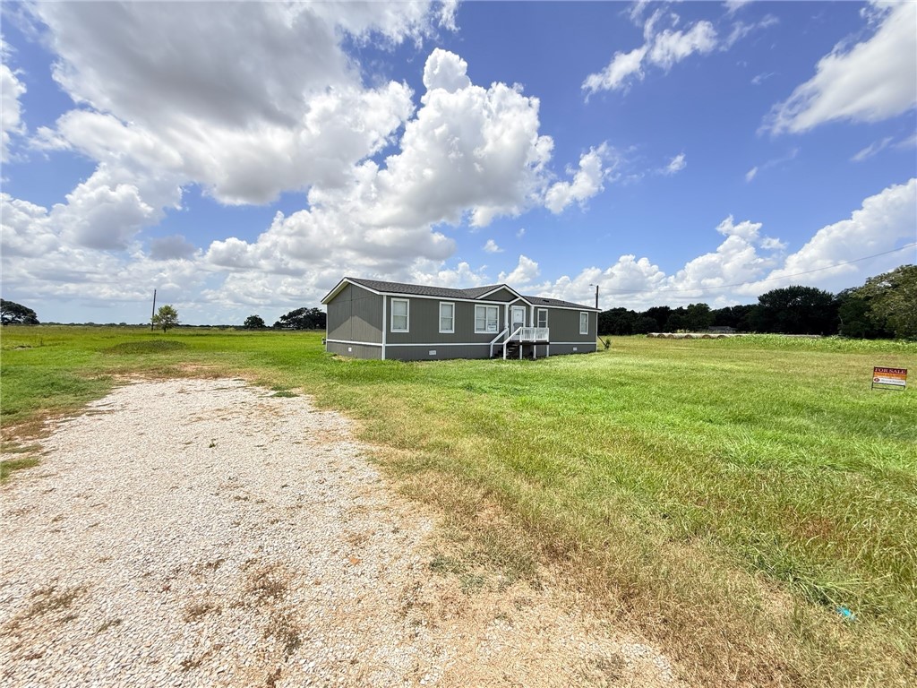 923 Fm 1683 Property Photo 2
