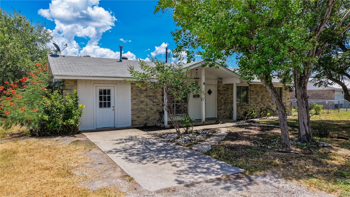 1604 Cadillac Property Photo 1