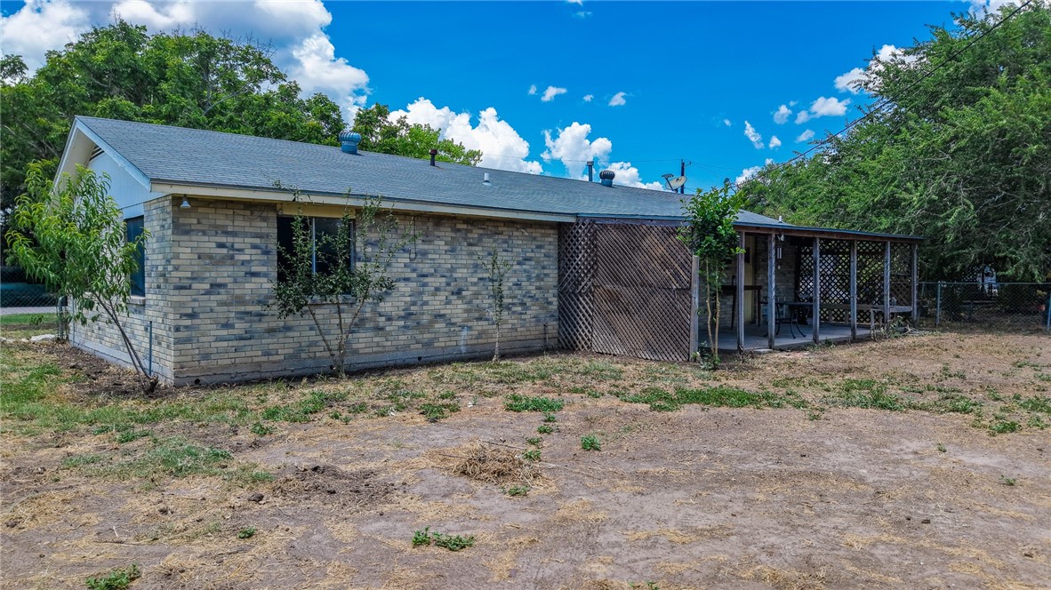 1604 Cadillac Property Photo 3