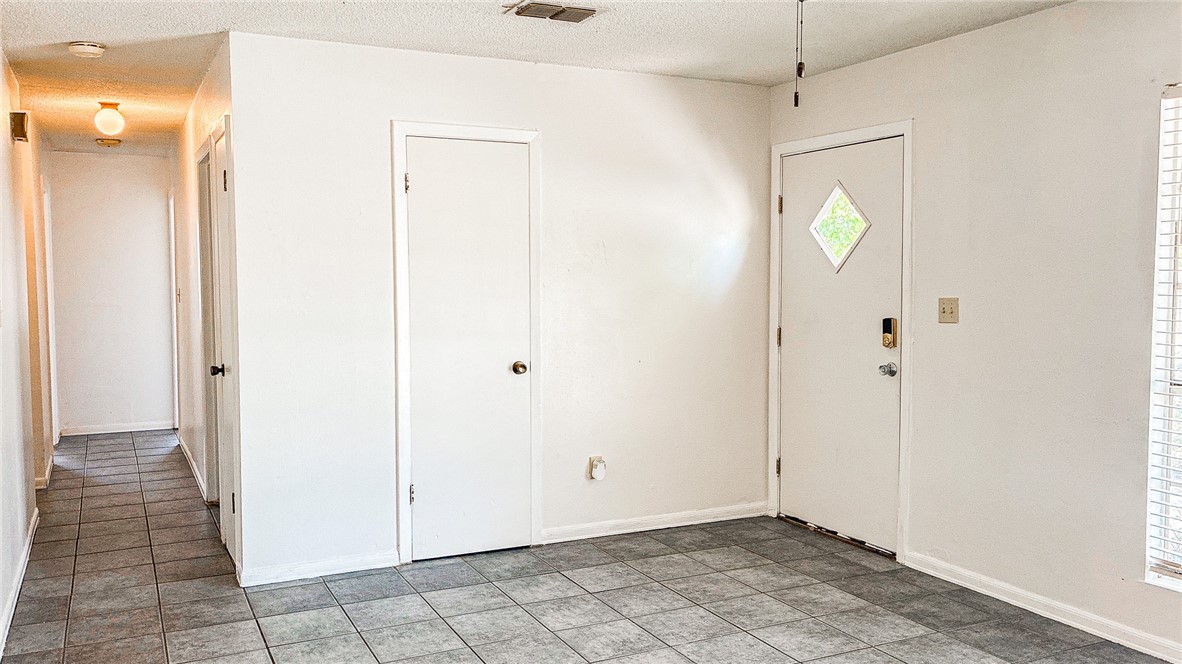 1604 Cadillac Property Photo 10
