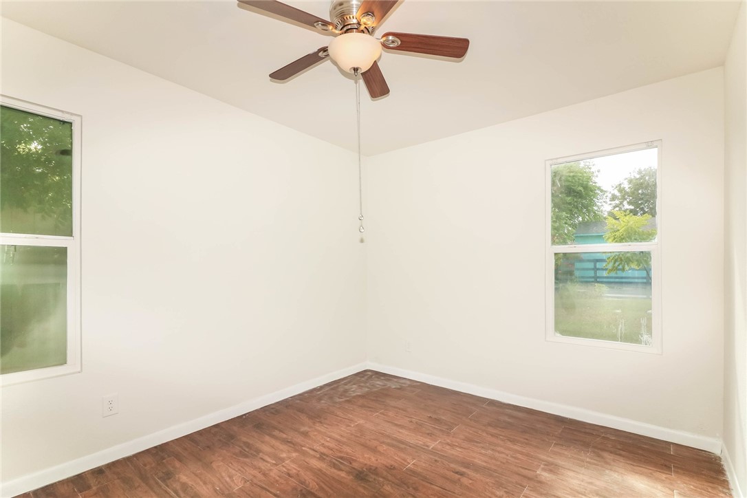 306 N Houston St Property Photo 9