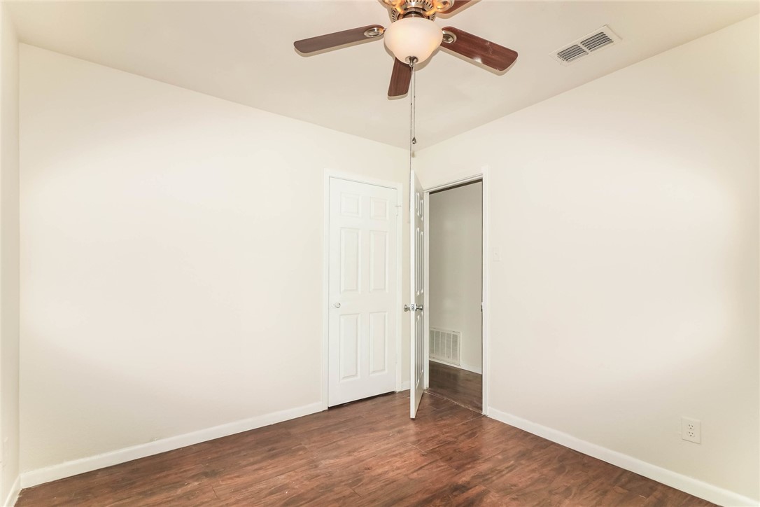 306 N Houston St Property Photo 12