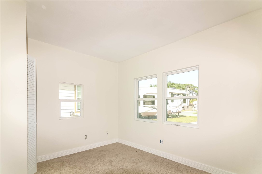 306 N Houston St Property Photo 14