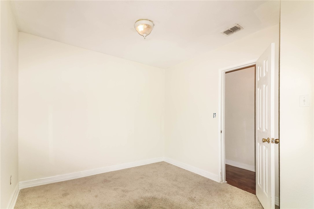 306 N Houston St Property Photo 15