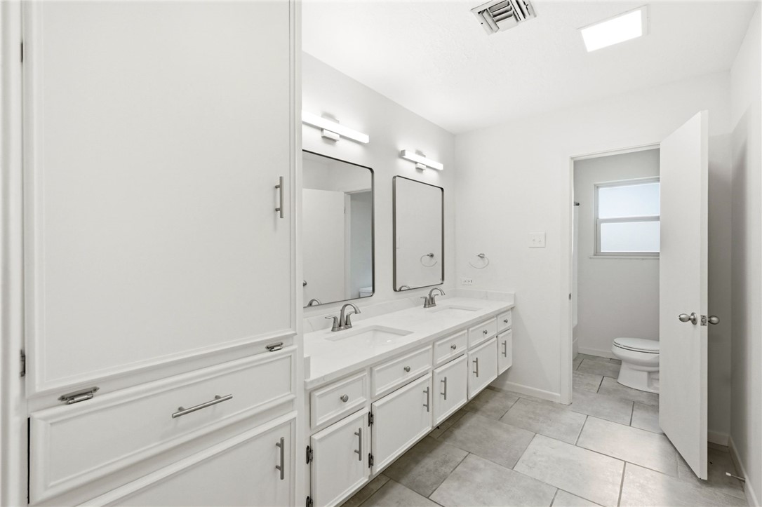 345 Cape Hatteras Dr Property Photo 25