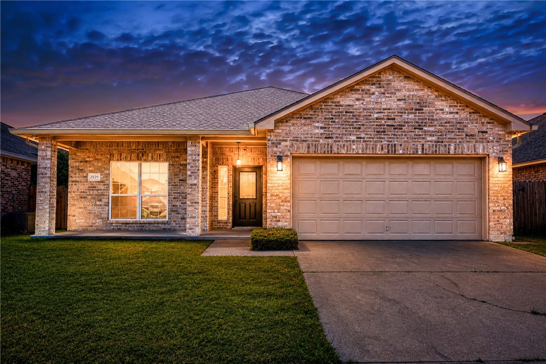 2529 Windrose Dr Property Photo 1