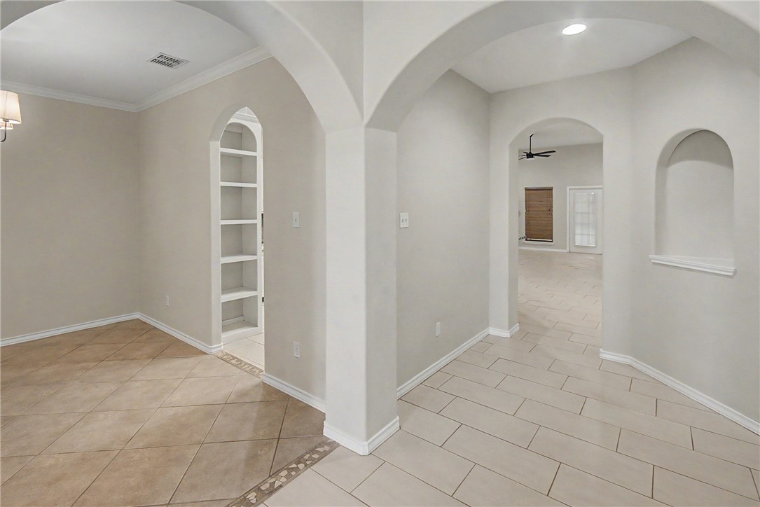 2529 Windrose Dr Property Photo 3