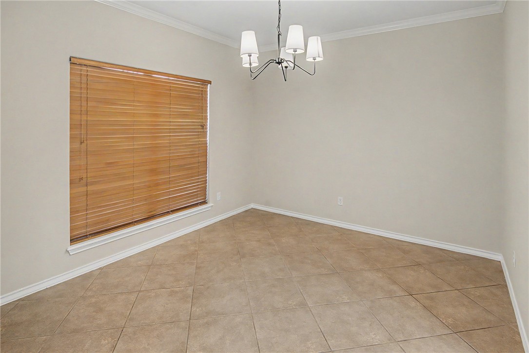 2529 Windrose Dr Property Photo 4