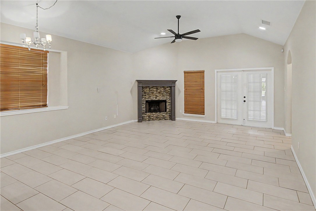 2529 Windrose Dr Property Photo 6