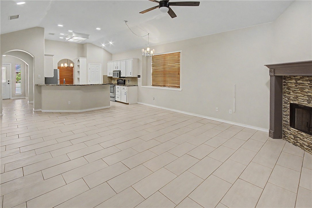 2529 Windrose Dr Property Photo 9