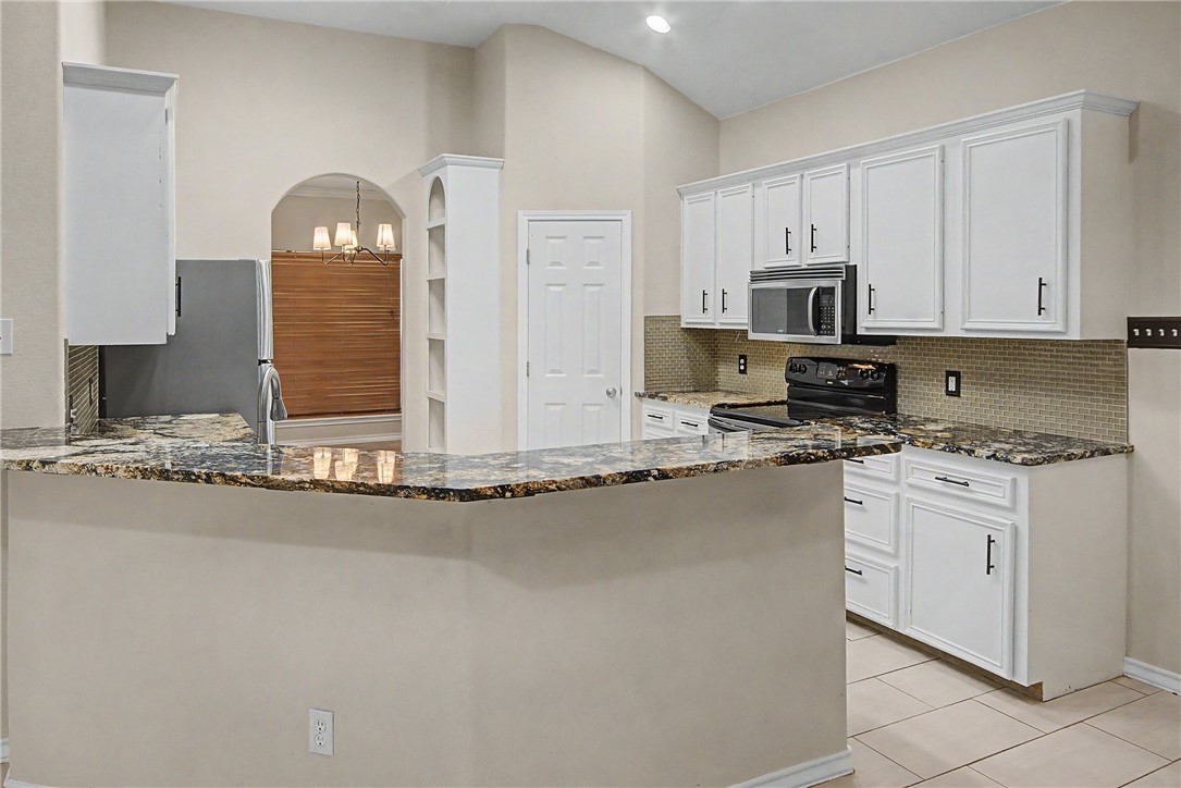 2529 Windrose Dr Property Photo 10