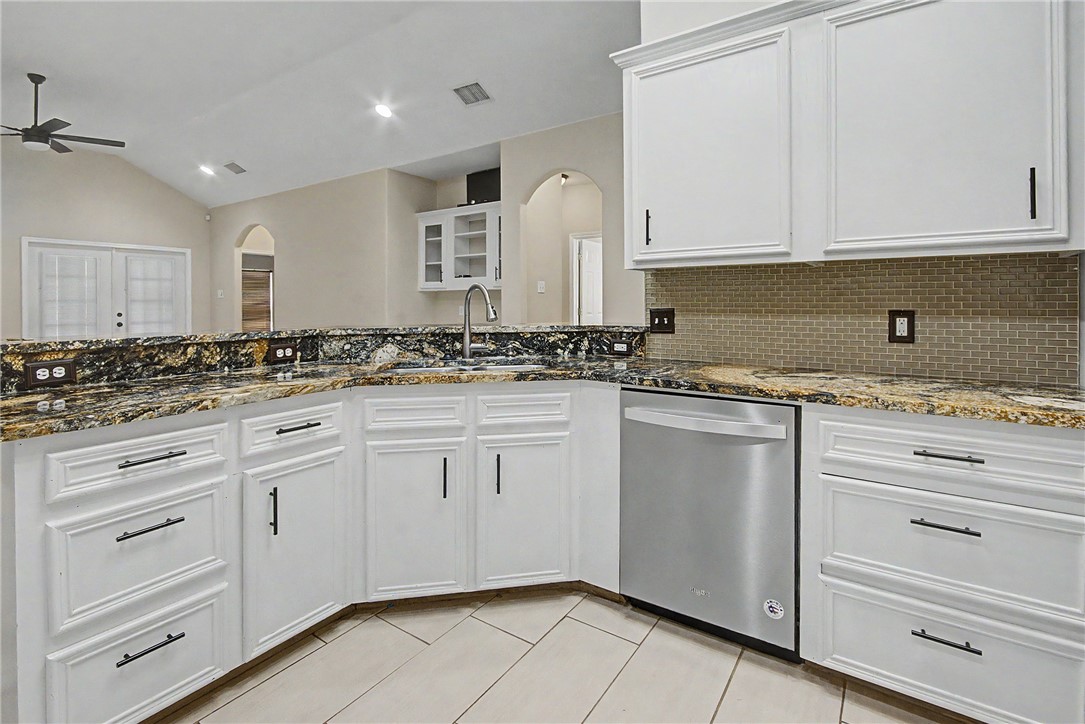 2529 Windrose Dr Property Photo 12