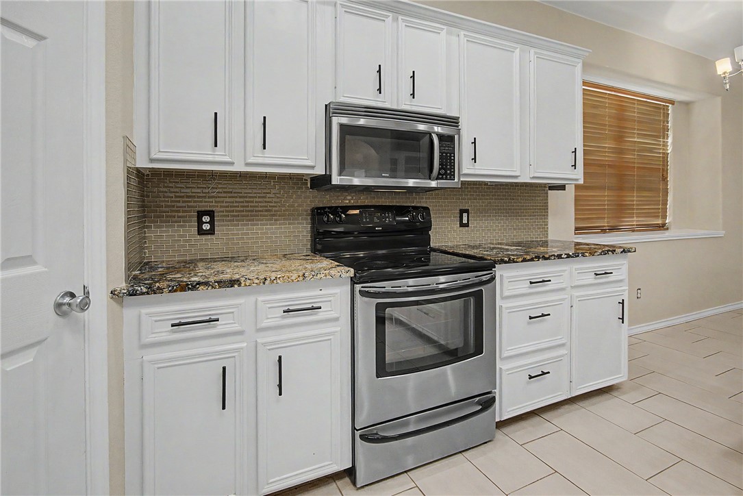 2529 Windrose Dr Property Photo 13