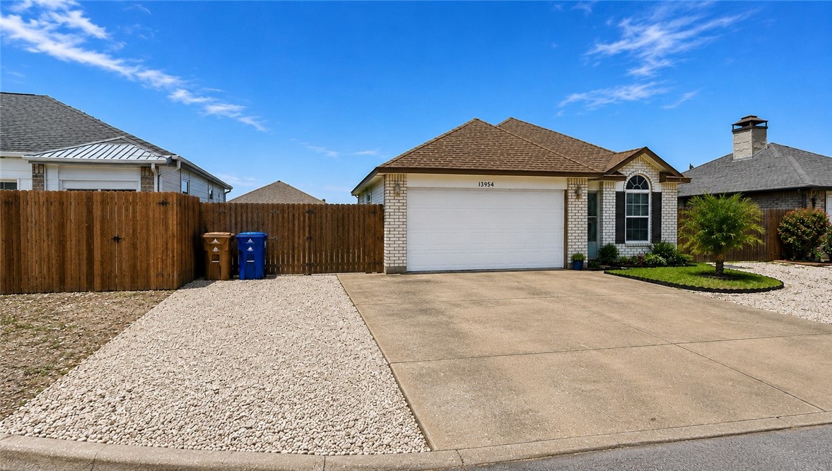 13954 Seafarer Dr Property Photo 2