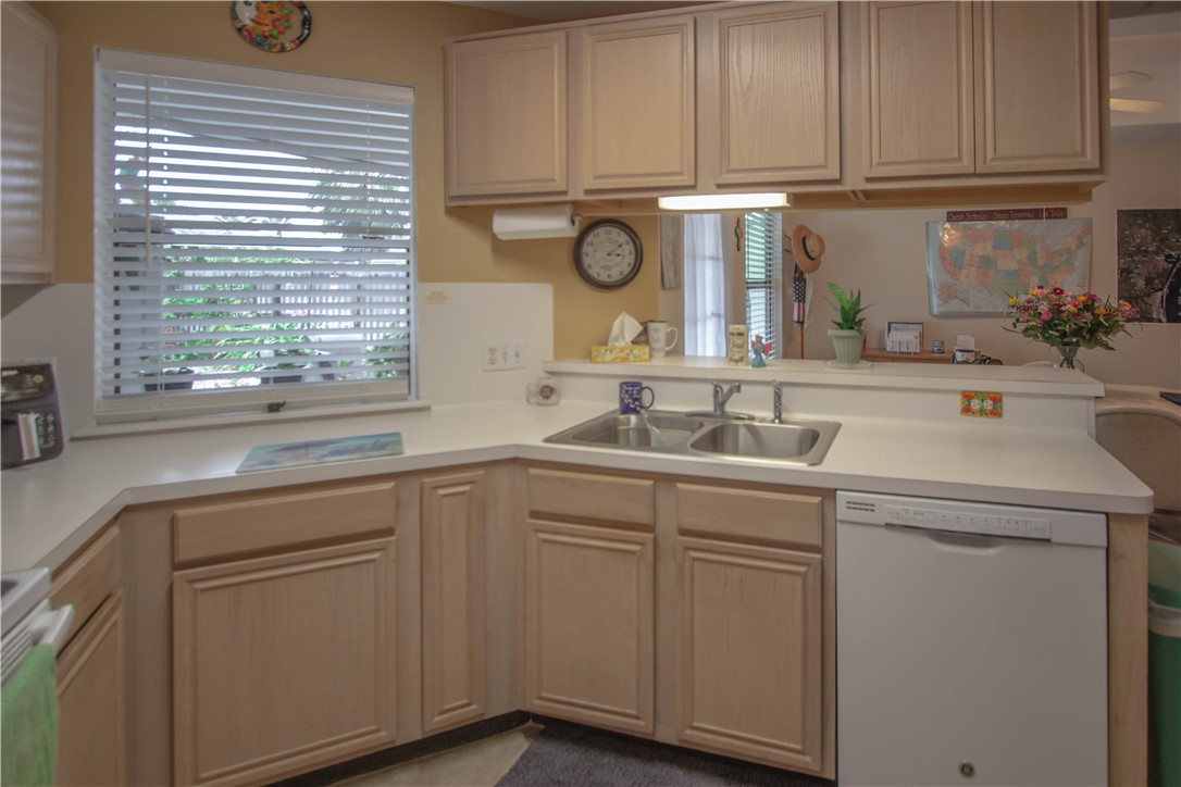13954 Seafarer Dr Property Photo 6