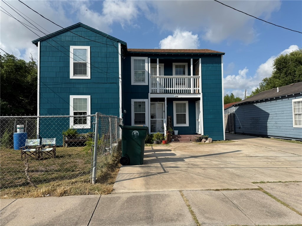 113 Blevins St Property Photo 1