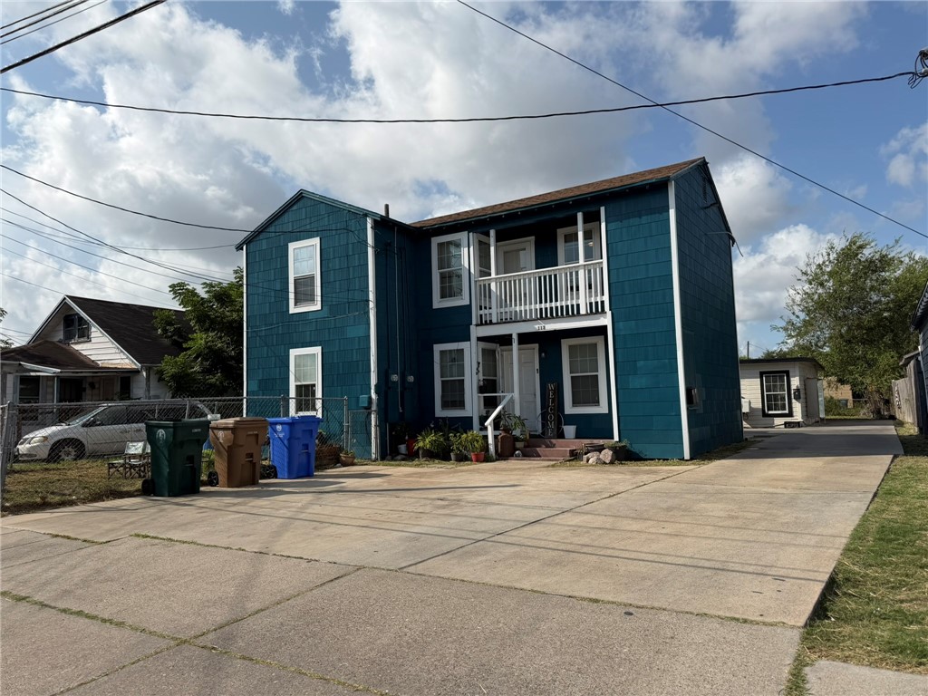 113 Blevins St Property Photo 2