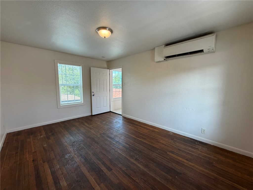 113 Blevins St Property Photo 3