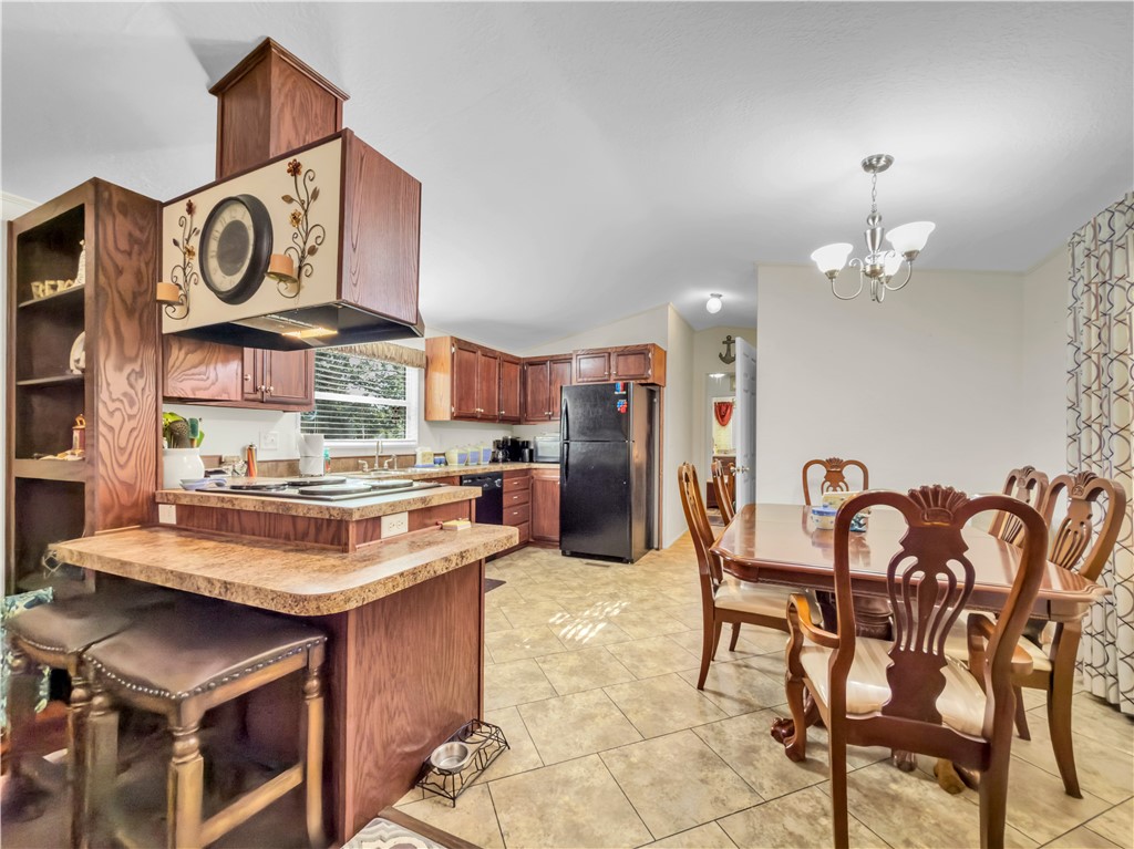 510 Rowe St Property Photo 14