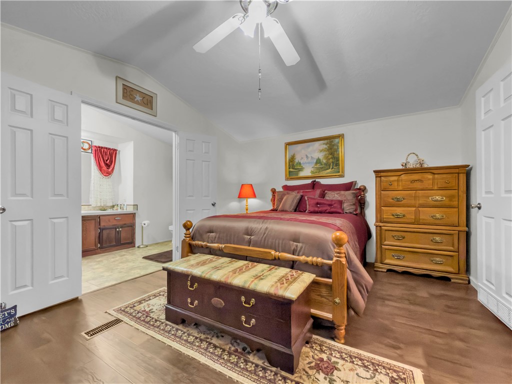 510 Rowe St Property Photo 16