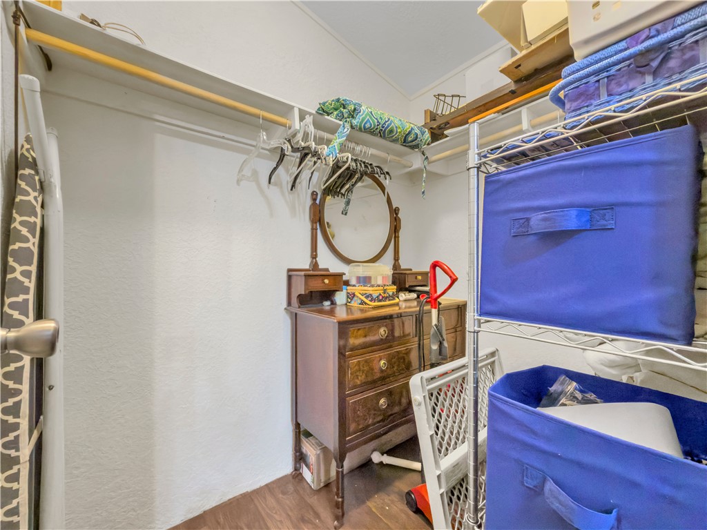 510 Rowe St Property Photo 26