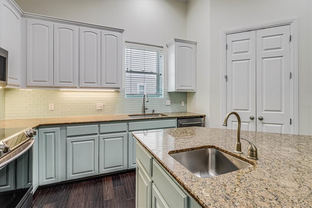 14910 Leeward Dr 304 Property Photo 18