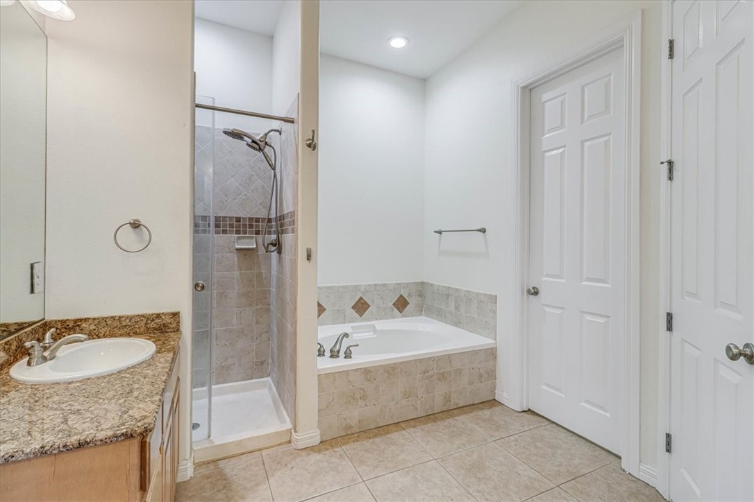 14910 Leeward Dr 304 Property Photo 24
