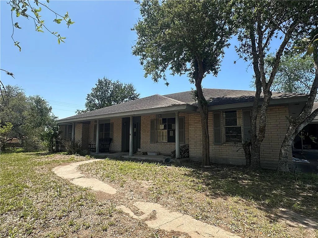 5851 Yucca Property Photo 1