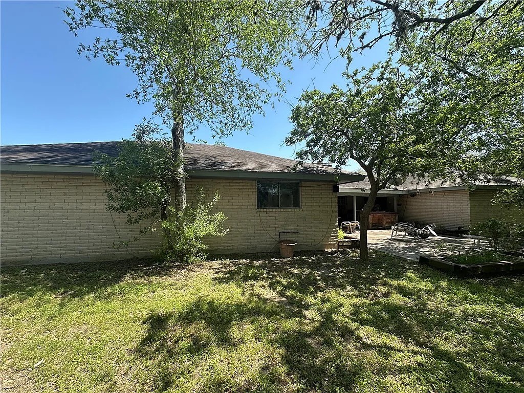 5851 Yucca Property Photo 3